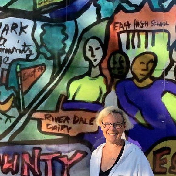 Meet your Posher, Beth - Picture 3 of 4